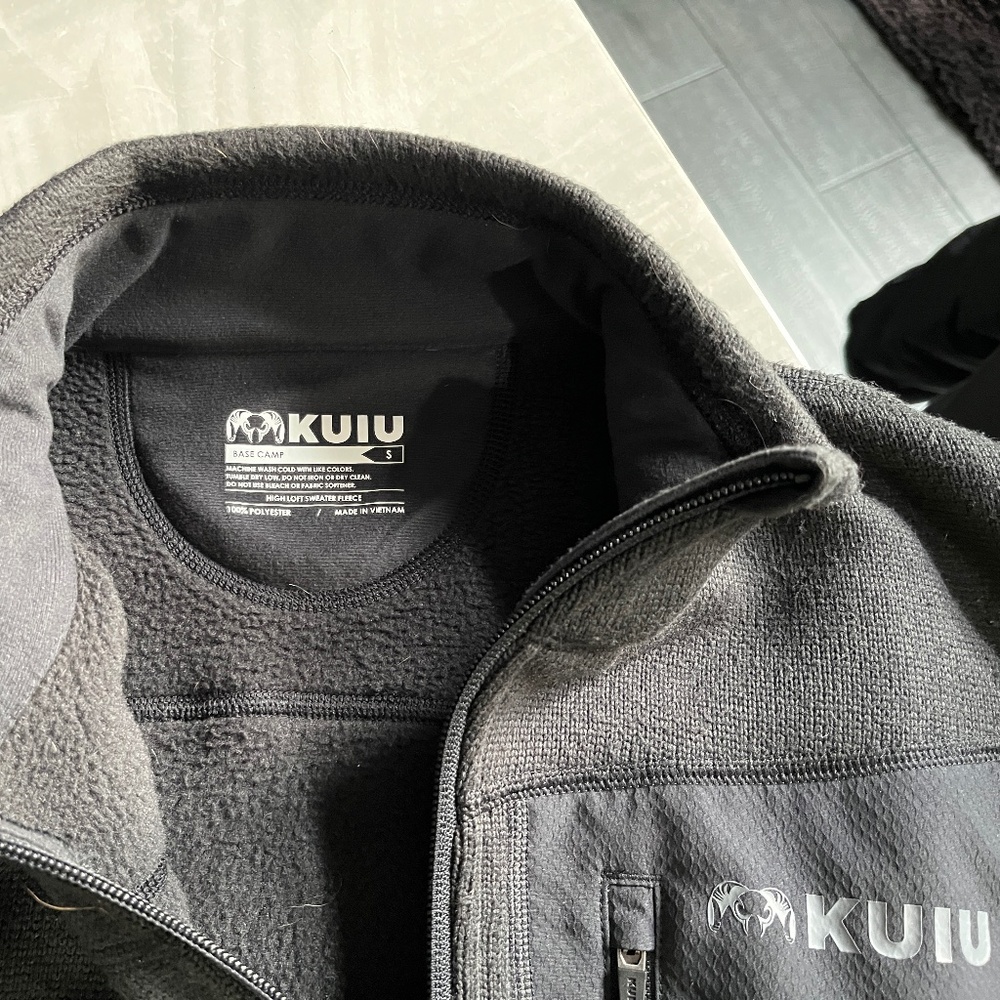KUIU Base Camp fleece vest small